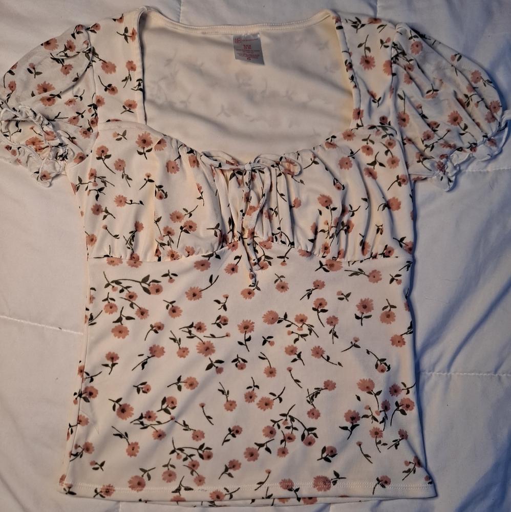 NWOT Flower Blouse